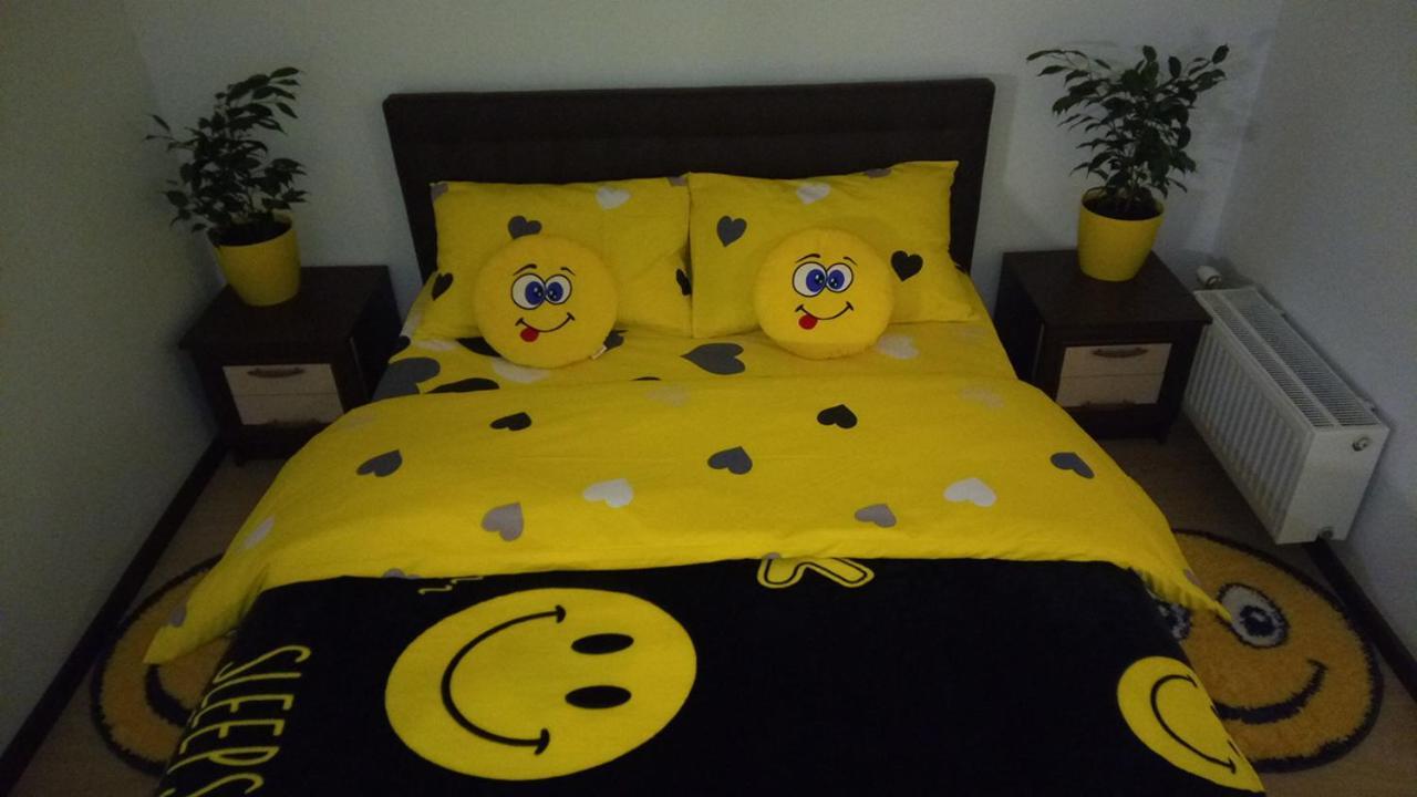 Positive Smile Studio Apartment In The Colorful Comfort Town Residental Complex. Kt-06. Kiev Bagian luar foto