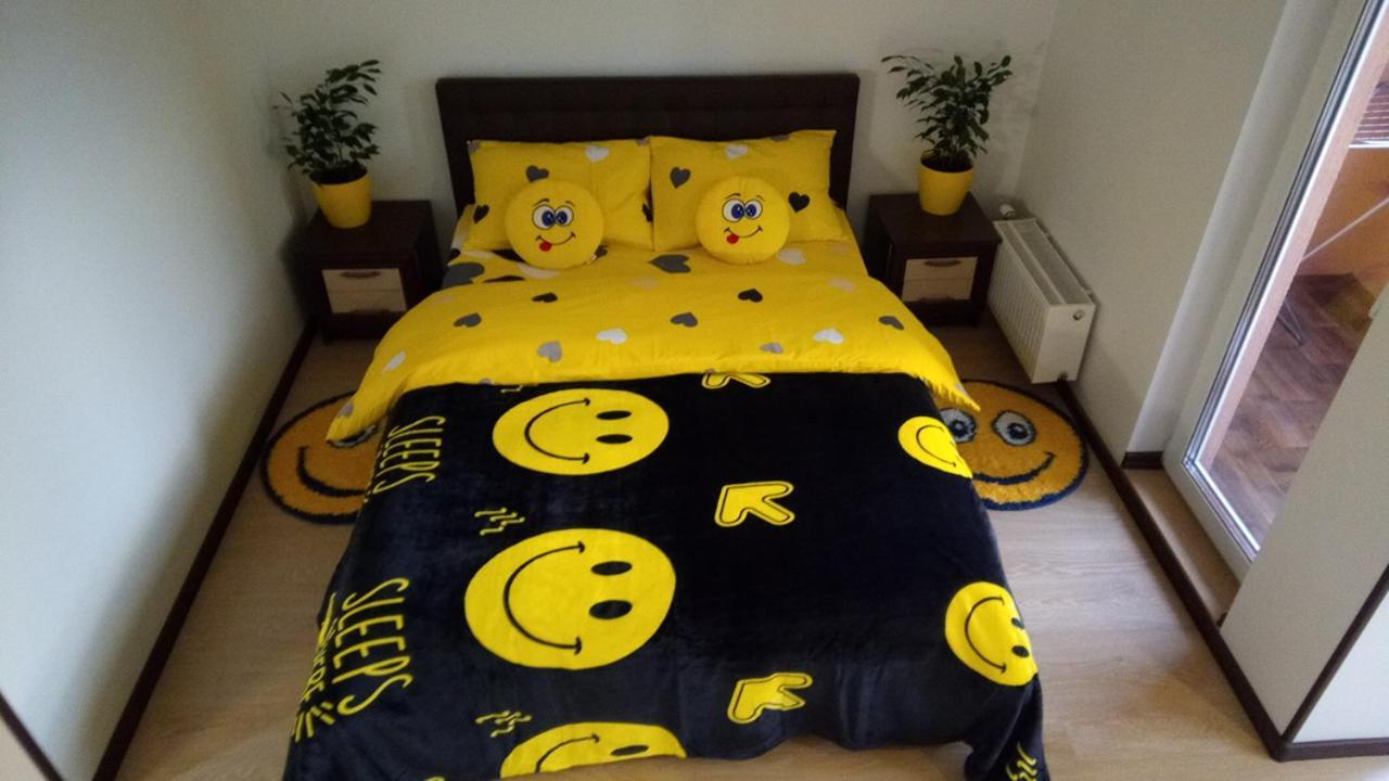 Positive Smile Studio Apartment In The Colorful Comfort Town Residental Complex. Kt-06. Kiev Bagian luar foto