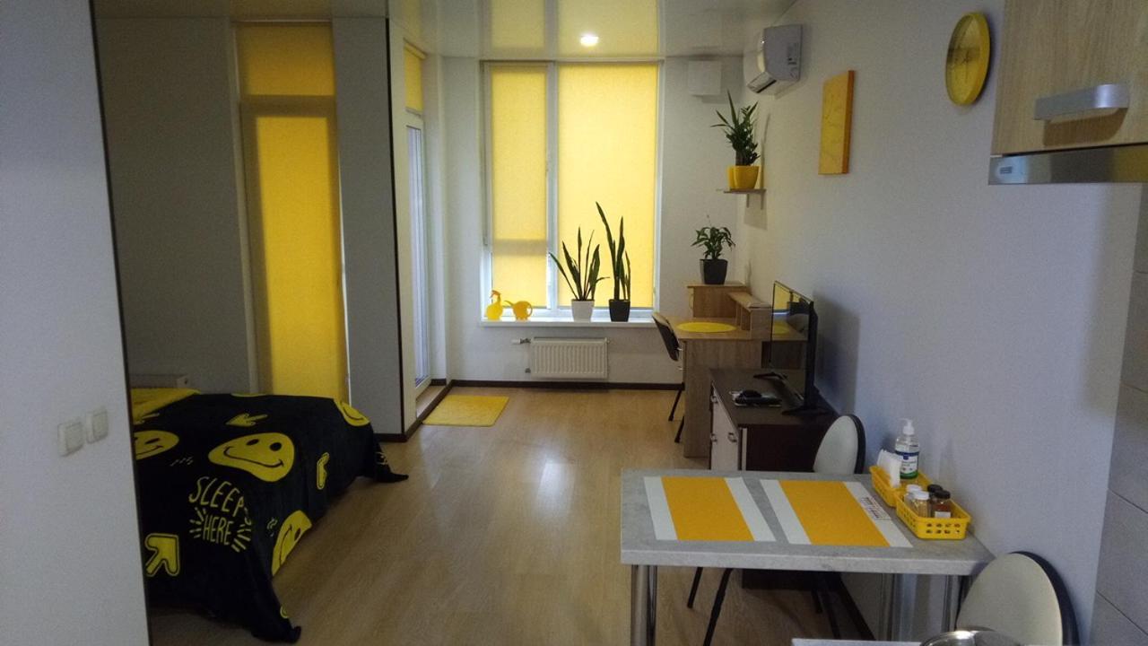 Positive Smile Studio Apartment In The Colorful Comfort Town Residental Complex. Kt-06. Kiev Bagian luar foto