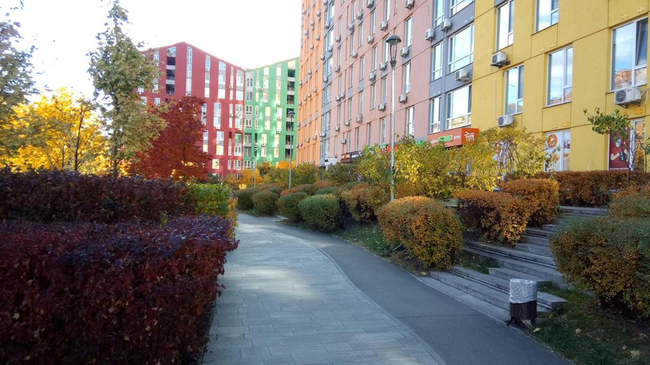 Positive Smile Studio Apartment In The Colorful Comfort Town Residental Complex. Kt-06. Kiev Bagian luar foto