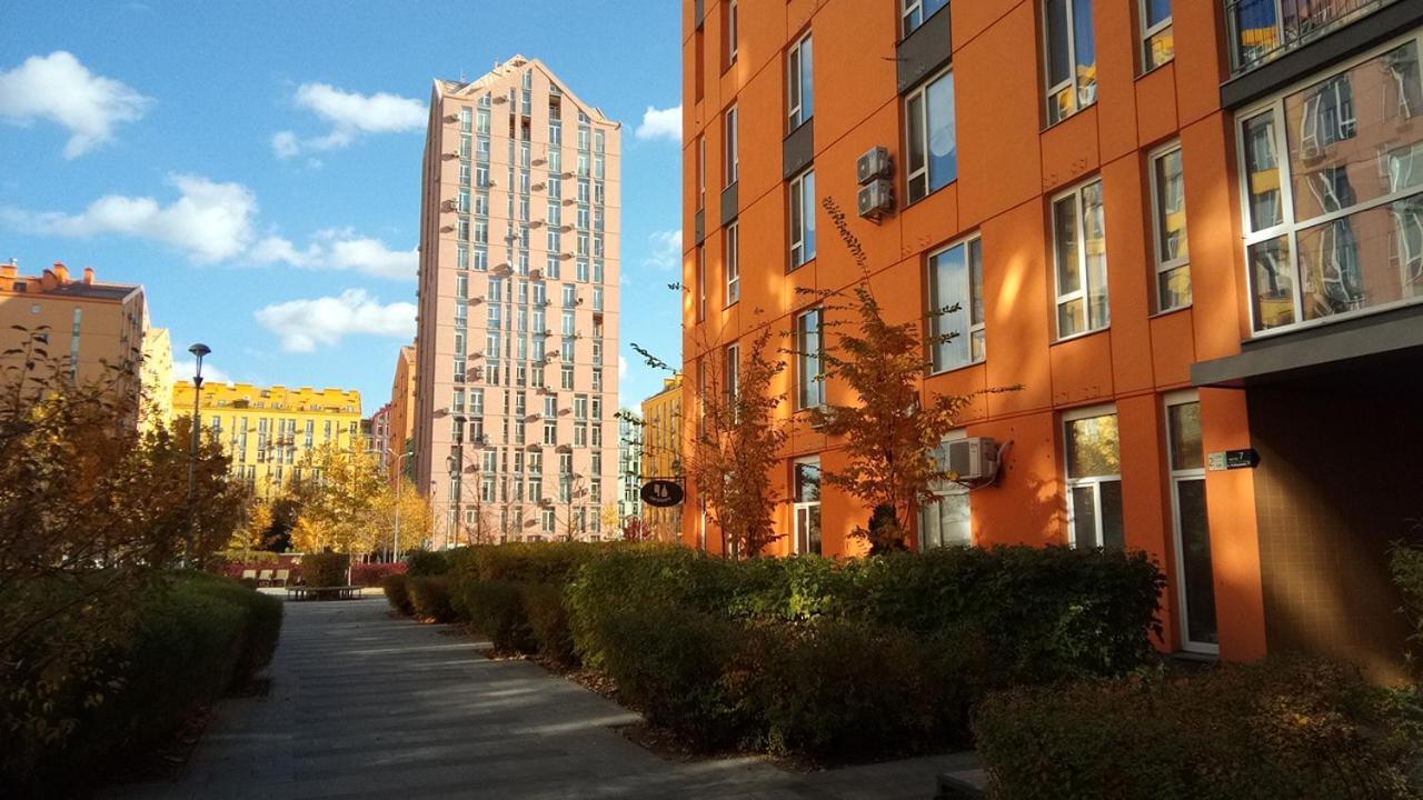 Positive Smile Studio Apartment In The Colorful Comfort Town Residental Complex. Kt-06. Kiev Bagian luar foto