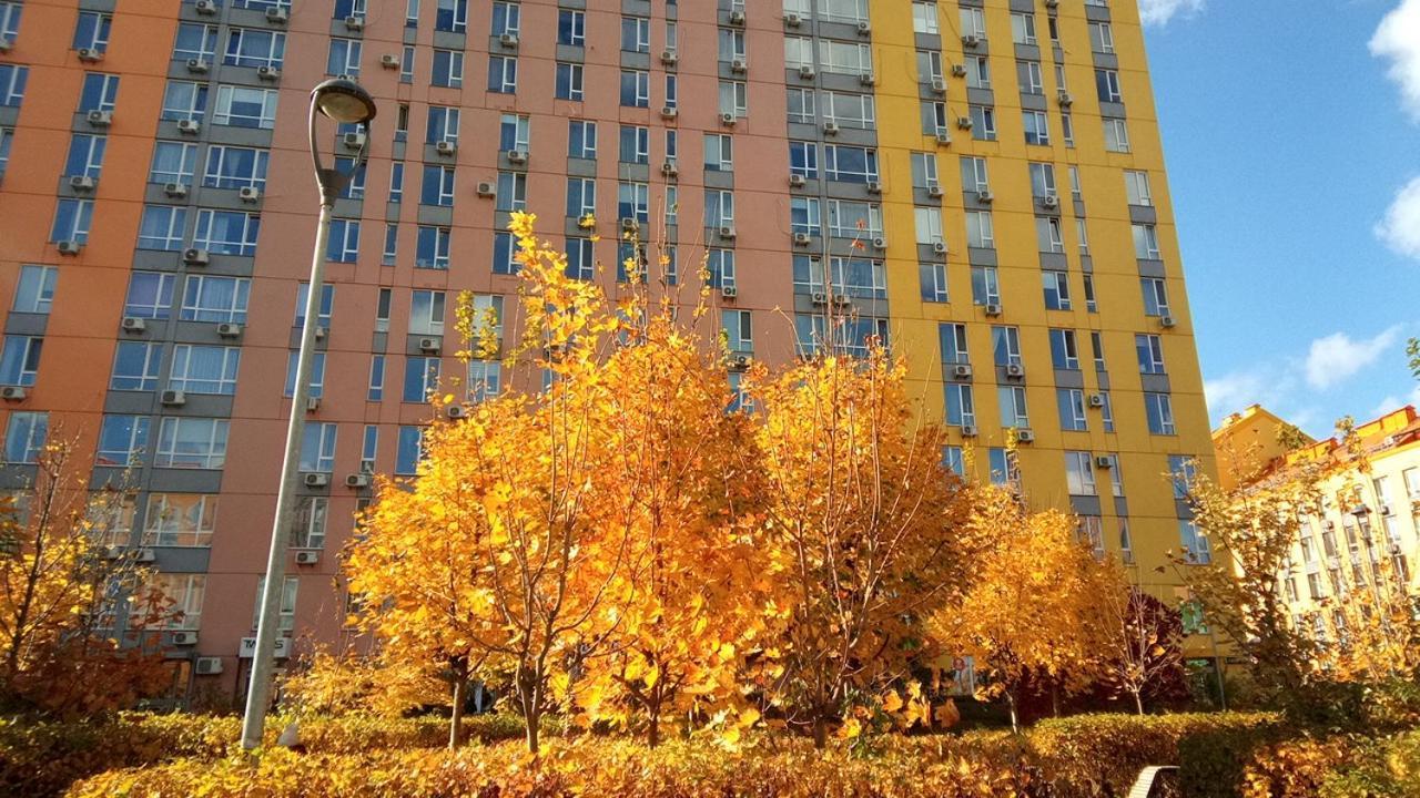 Positive Smile Studio Apartment In The Colorful Comfort Town Residental Complex. Kt-06. Kiev Bagian luar foto