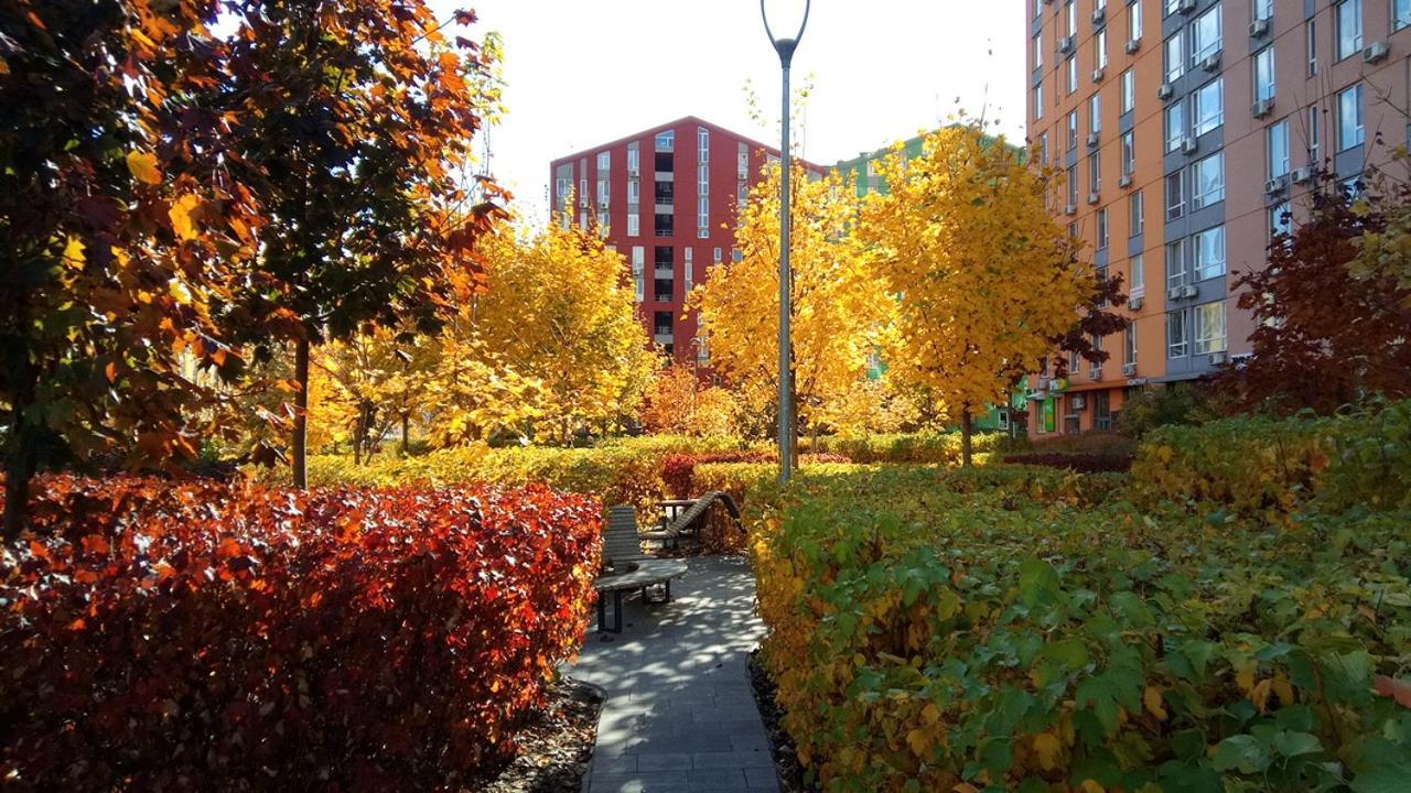Positive Smile Studio Apartment In The Colorful Comfort Town Residental Complex. Kt-06. Kiev Bagian luar foto