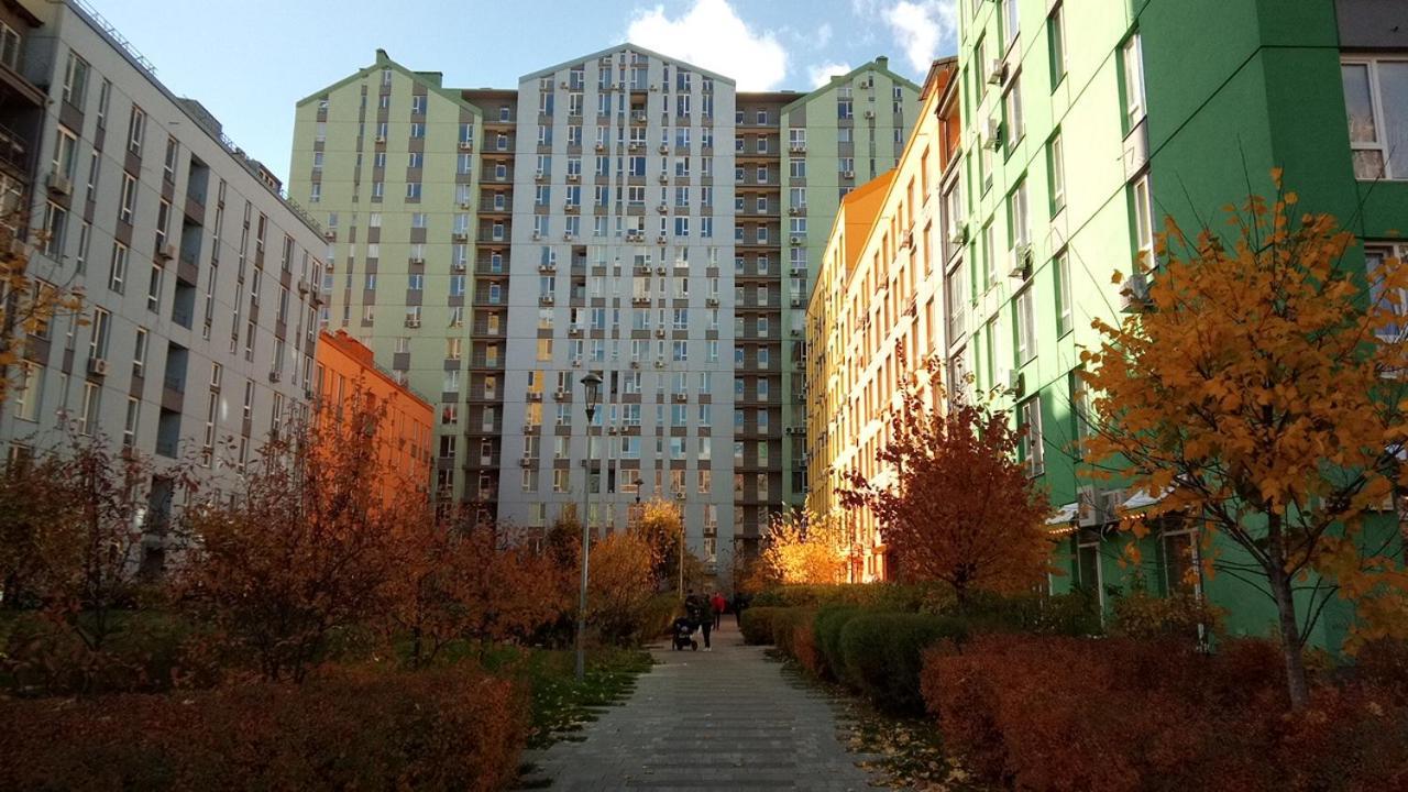Positive Smile Studio Apartment In The Colorful Comfort Town Residental Complex. Kt-06. Kiev Bagian luar foto