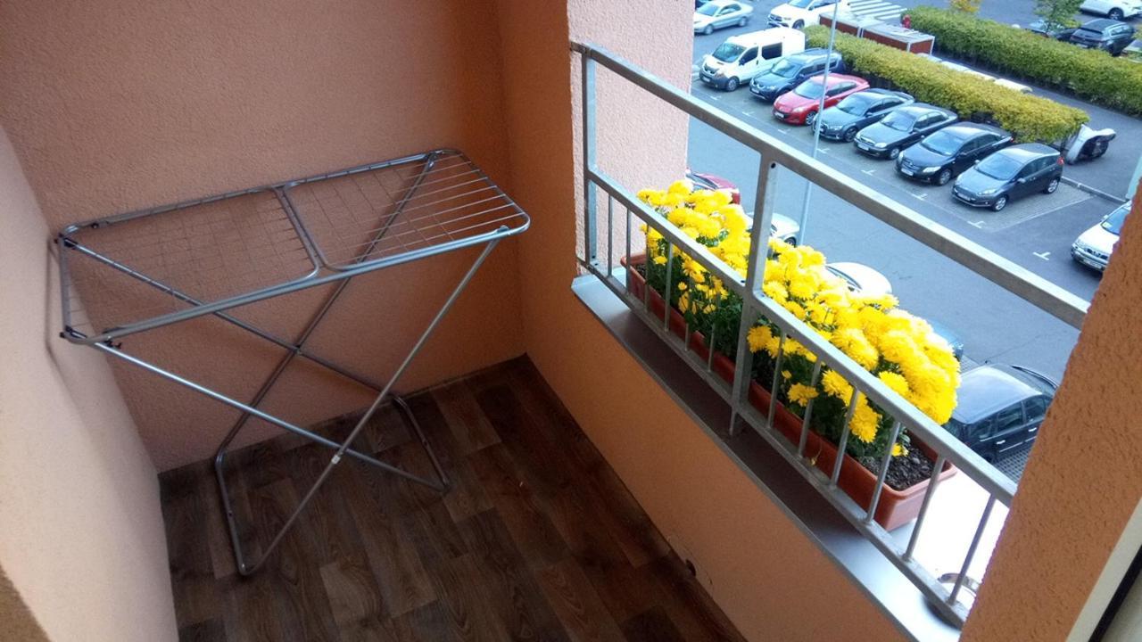 Positive Smile Studio Apartment In The Colorful Comfort Town Residental Complex. Kt-06. Kiev Bagian luar foto
