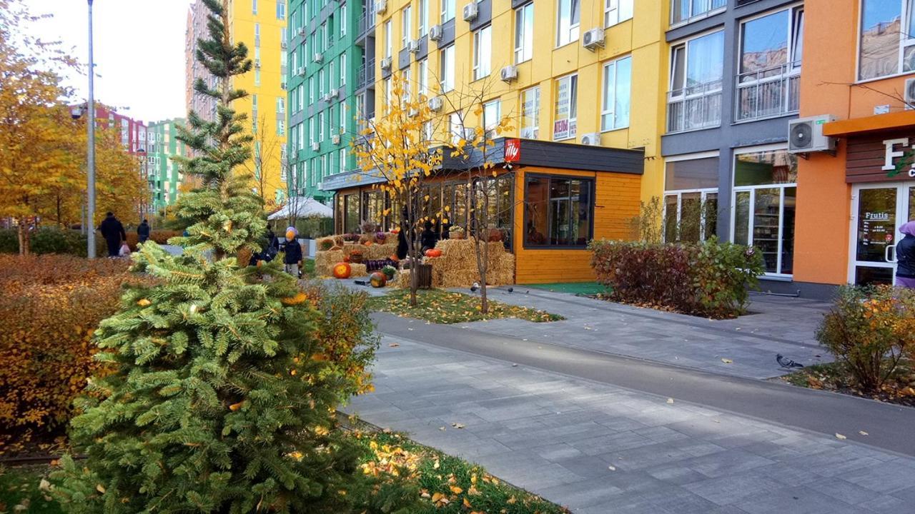 Positive Smile Studio Apartment In The Colorful Comfort Town Residental Complex. Kt-06. Kiev Bagian luar foto