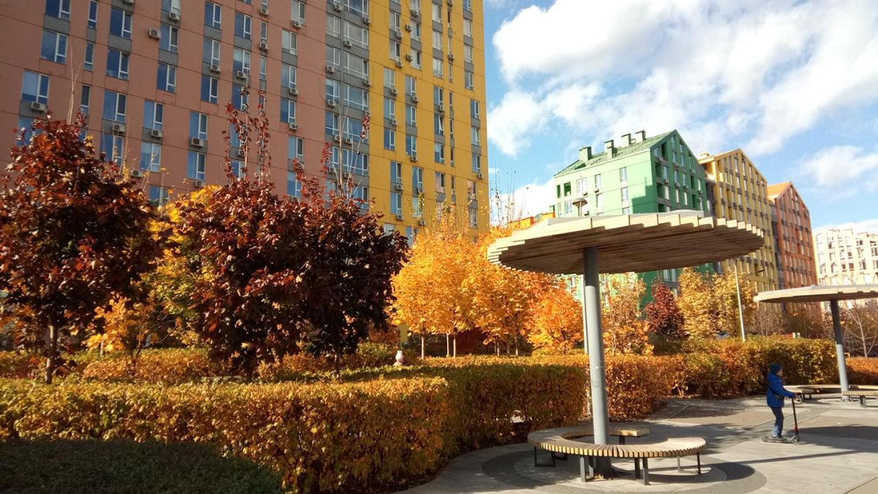 Positive Smile Studio Apartment In The Colorful Comfort Town Residental Complex. Kt-06. Kiev Bagian luar foto